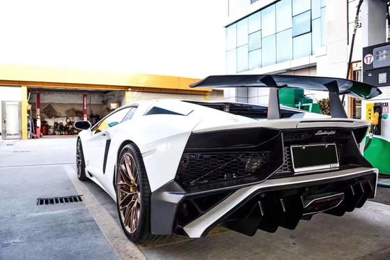 Untuk Lamborghini Aventador LP700 Carbon Fiber Body Kit Aventador Diupgrade 740SV Bagian depan dan belakang Bumper Spoilers