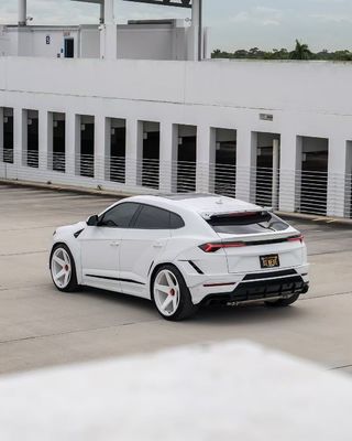 Lamborghini URUS Carbon Body Kit NT Style Bagian Depan Lip Diffuser Spoiler Custom Wide Body Kits