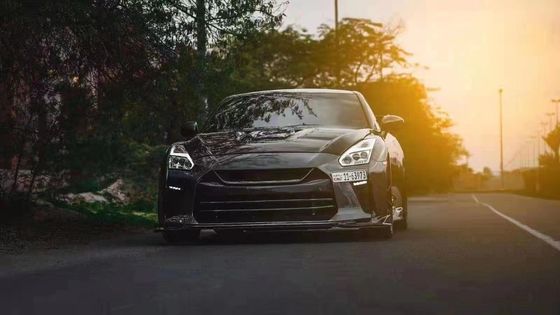 Untuk Nissan GTR R35 Carbon Fiber Body Kit GTR Upgraded Top Style Carbon Fiber Bagian depan dan belakang Bumper Side Skirt Spoilers