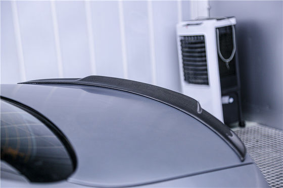 Auto Parts Carbon Fiber Body Kit untuk Mercedes E63S E63s Carbon Fiber Front Scoop Diffuser Spoiler Carbon Fiber Hood