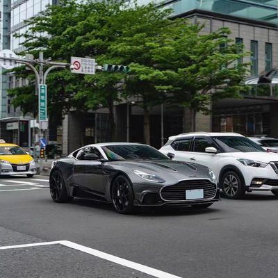 DB11 Aston Martin Body Kit Custom Warna Hood Serat Karbon Motor Hatch 2017-