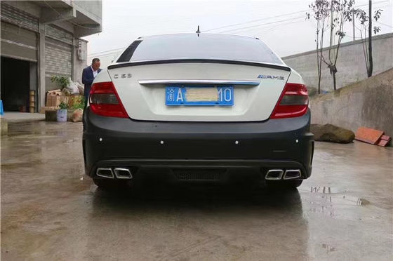 Untuk Mercedes W204 C63 Body Kit W204 Upgraded Black Series Style Bagian depan dan belakang Bumper Hood Widebody Kit